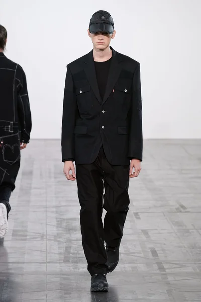 Look 40